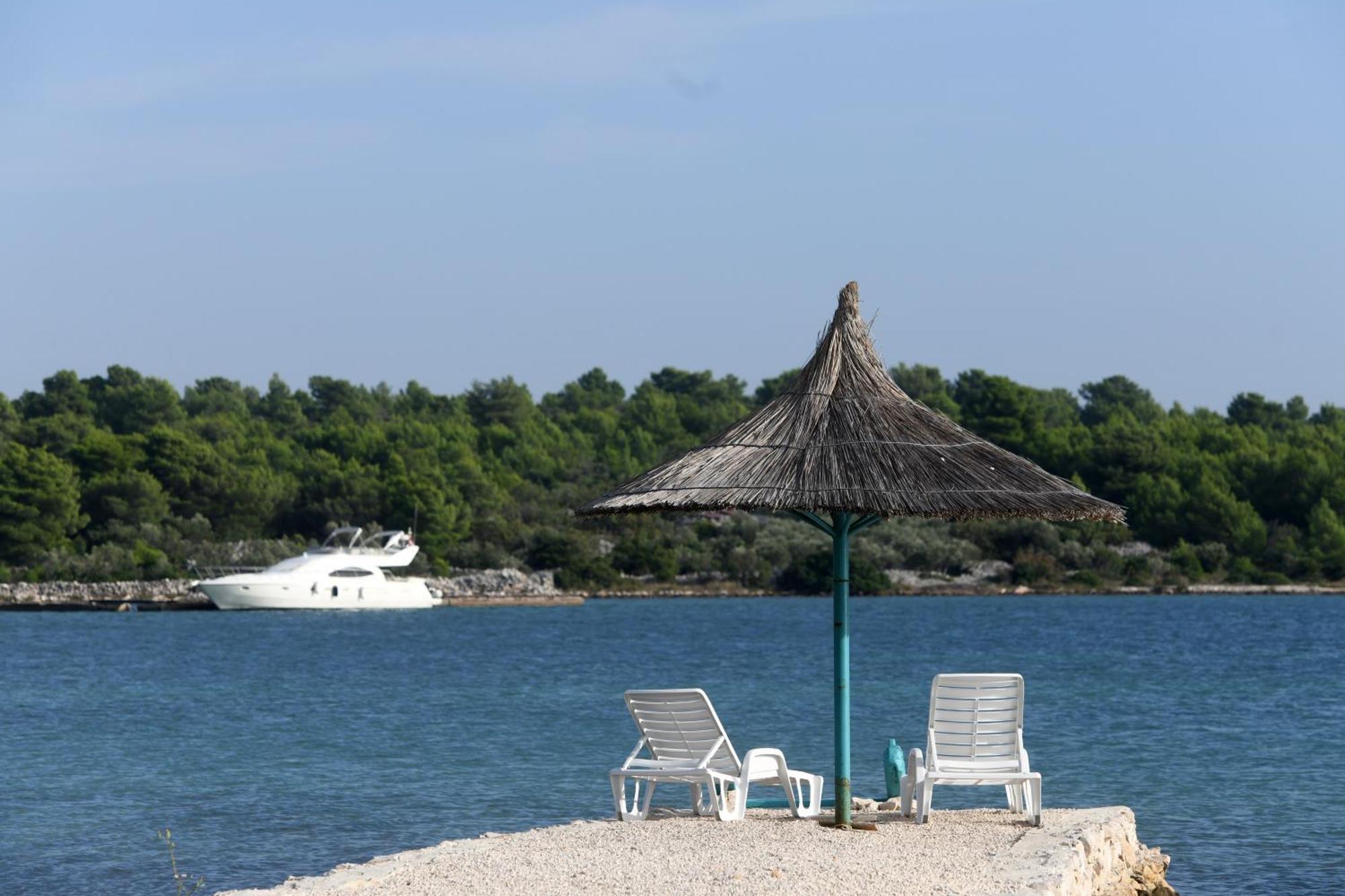 Beach House Marina Grande Betina  Bagian luar foto