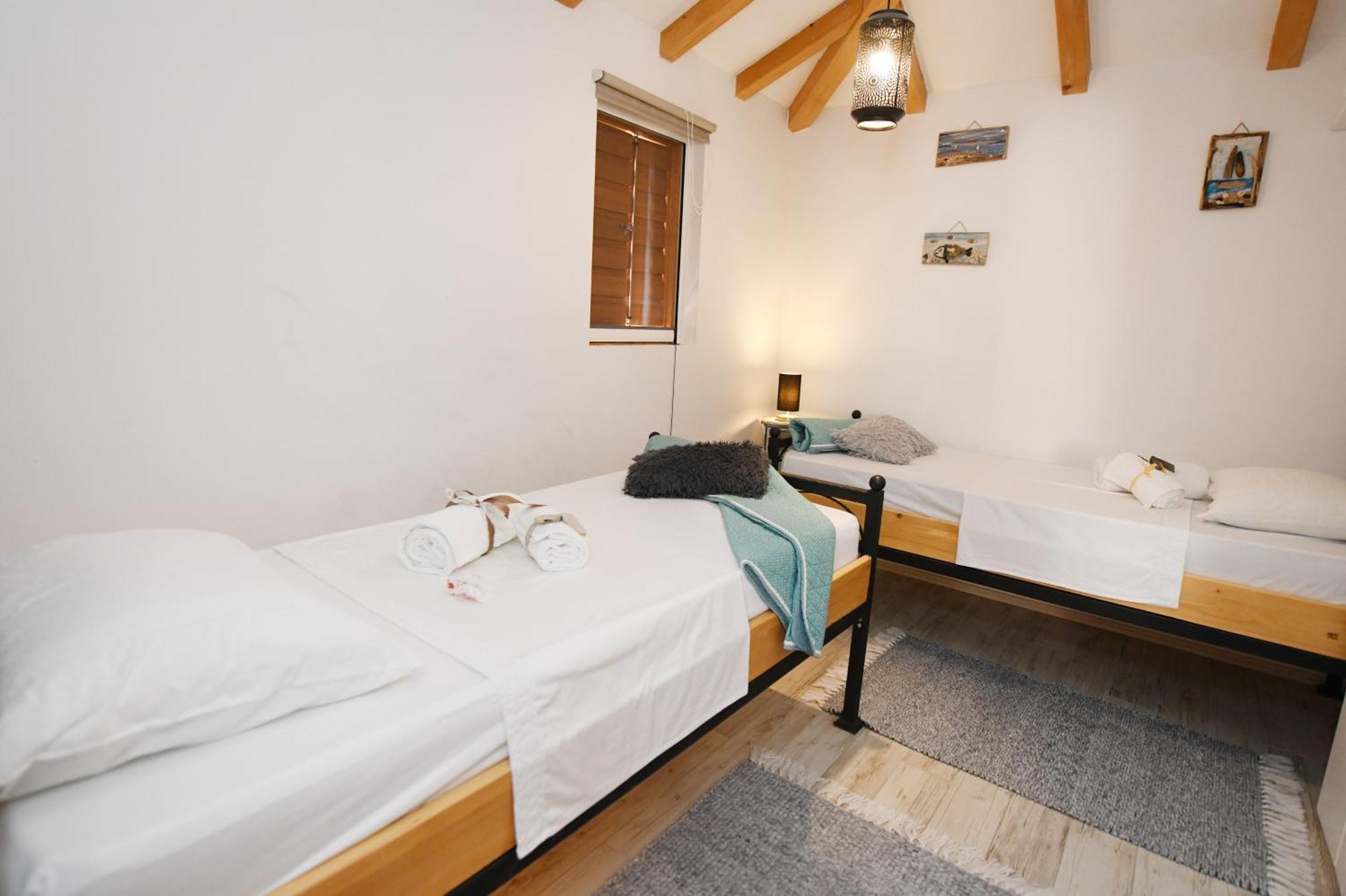 Beach House Marina Grande Betina  Bagian luar foto