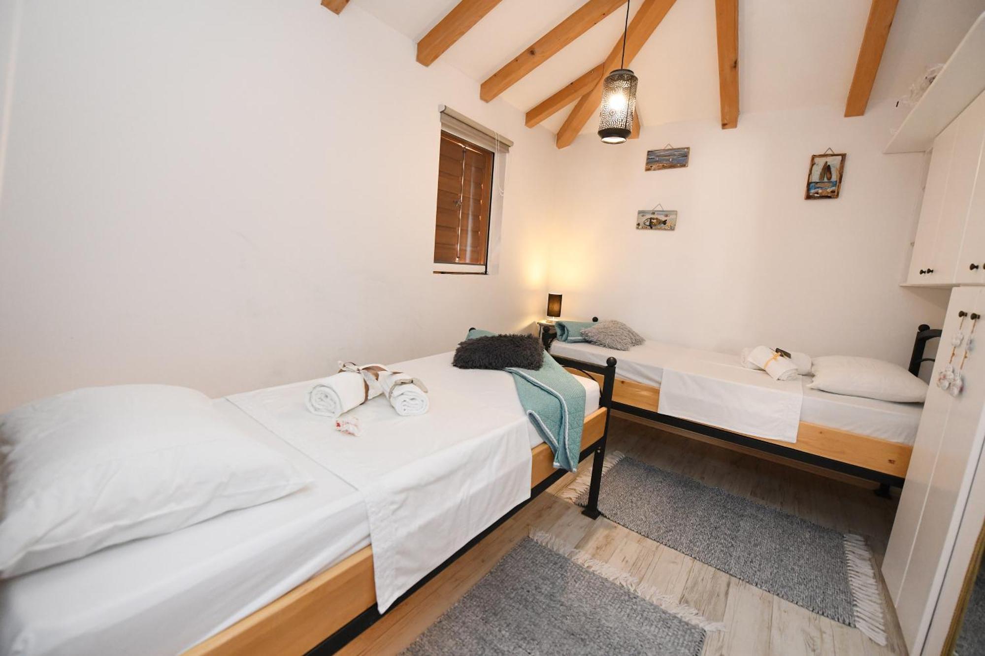 Beach House Marina Grande Betina  Bagian luar foto
