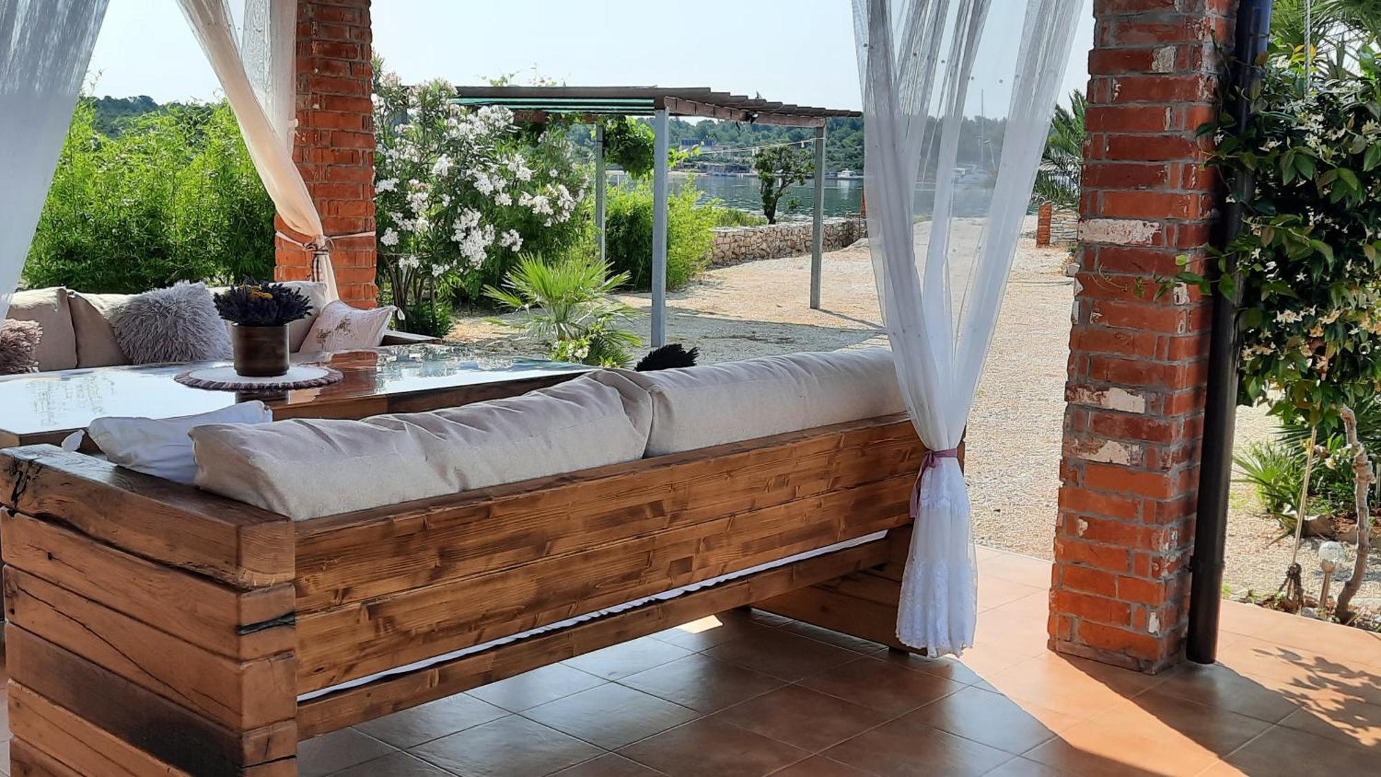 Beach House Marina Grande Betina  Bagian luar foto
